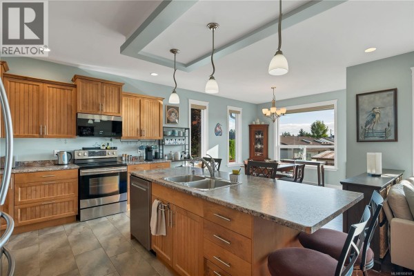 Kitchen - 94 Vermont Dr, Campbell River, BC V9W7K3 Photo 4
