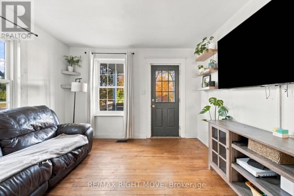 94 Westmount Drive N, Orillia, ON L3V6C2 Photo 3