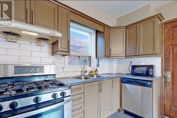 Bedroom - 94 Ypres Road, Toronto, ON M6M1P3 Photo 4