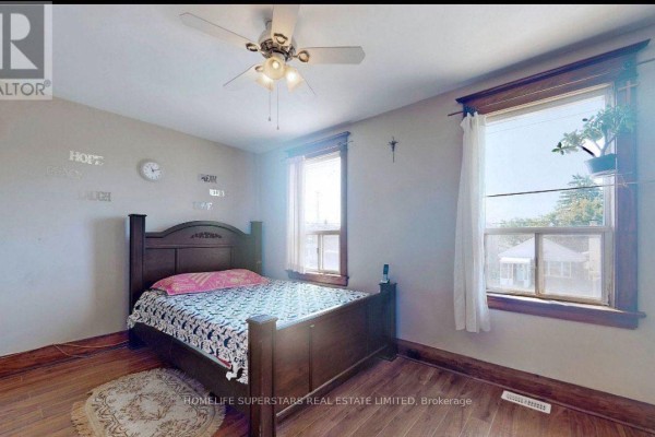 Primary Bedroom - 94 Ypres Road, Toronto, ON M6M1P3 Photo 5