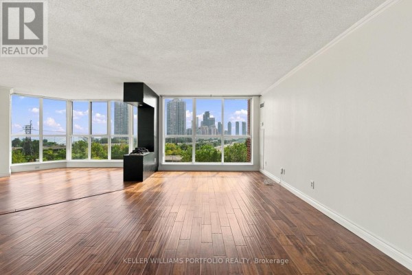 Living room - 940 - 22 Southport Street, Toronto, ON M6S4Y9 Photo 2