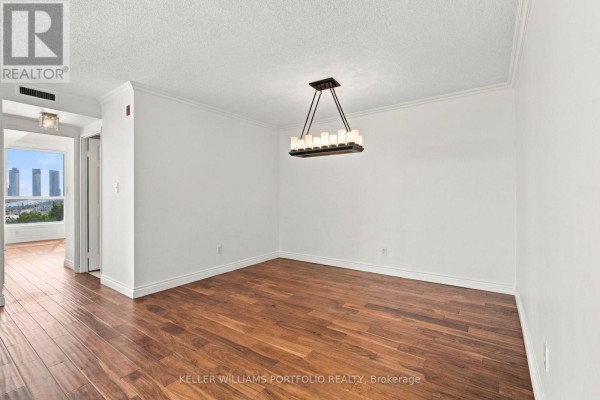 Primary Bedroom - 940 - 22 Southport Street, Toronto, ON M6S4Y9 Photo 5
