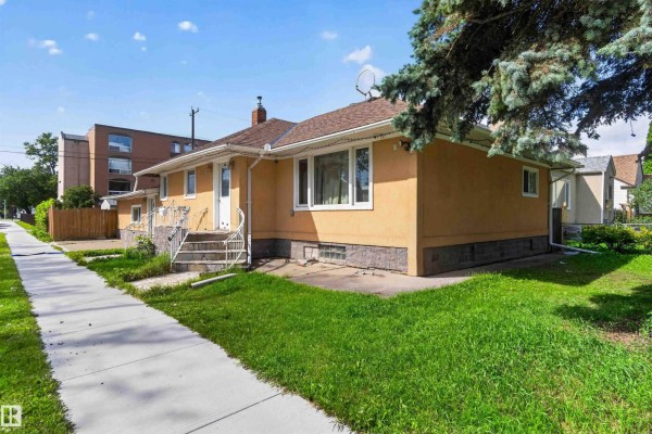9402 117 Avenue Nw, Edmonton, AB T5G0M4 Photo 2