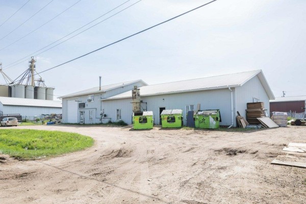 9407 109 St, Westlock, AB T7P2M7 Photo 3
