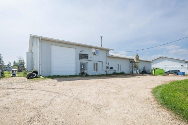 9407 109 St, Westlock, AB T7P2M7 Photo 5