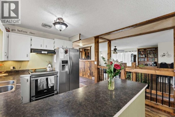 Dining room - 94079 113 Range Road, Bow Island, AB T0K0G0 Photo 3