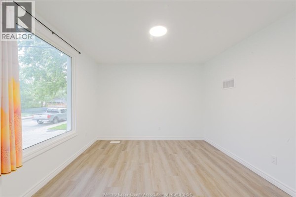 2pc Bathroom - 941 Cataraqui, Windsor, ON N9A3P7 Photo 3