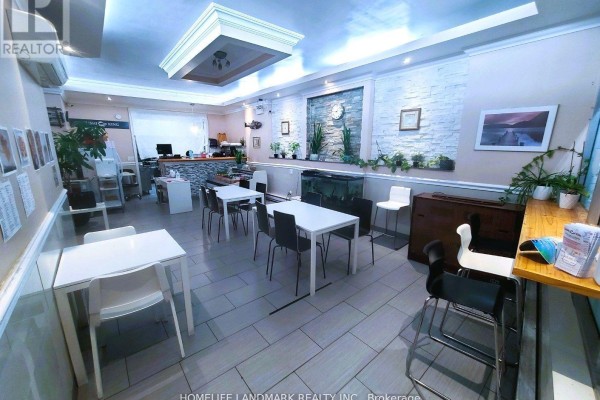 941 Lakeshore Road, Mississauga, ON L5E1E3 Photo 5