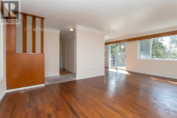 Bedroom - 941 Mckenzie Ave, Saanich, BC V8X3G8 Photo 5