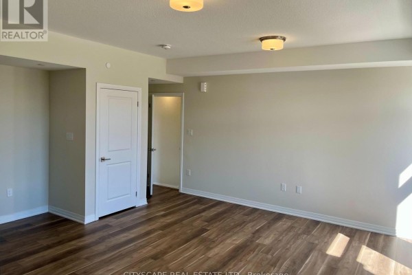 941 North Waterdown Drive, Hamilton, ON L8B1W3 Photo 5