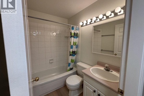 941 Selkirk Crescent, Coquitlam, BC V3J6E4 Photo 5