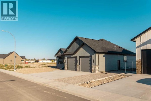 Living room - 941 Willow Lane, Fort Macleod, AB T0L0Z0 Photo 3