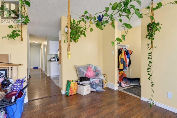 3pc Bathroom - 9412 83 Avenue, Grande Prairie, AB T8V5N1 Photo 4