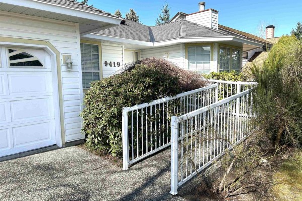 9419 159 Street, Surrey, BC V4N3B9 Photo 3