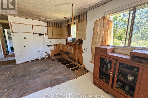 942 Bathurst 9th Concession Road, Tay Valley, ON K7H3C9 Photo 5