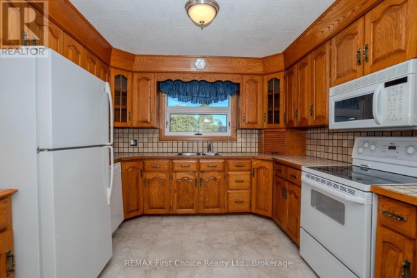 Primary Bedroom - 942 Crowe Avenue, Fort Frances, ON P9A2L9 Photo 4