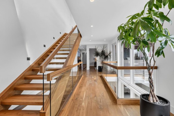 942 Keil Street, White Rock, BC V4B4V7 Photo 3