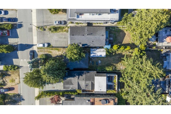 942 Lee Street, White Rock, BC V4B4N8 Photo 2