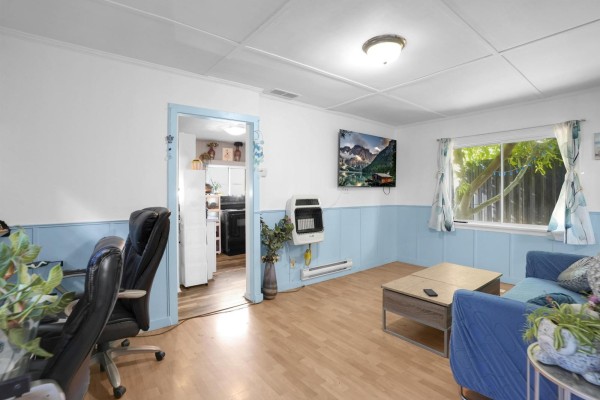 942 Lee Street, White Rock, BC V4B4N8 Photo 4