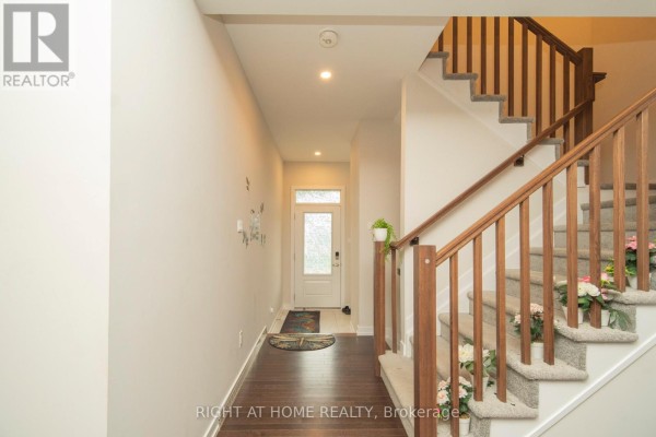 942 Seagrave Lane, Ottawa, ON, photo 2