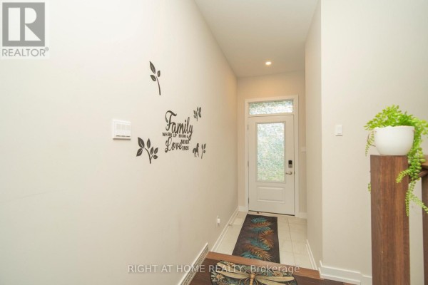 942 Seagrave Lane, Ottawa, ON, photo 3