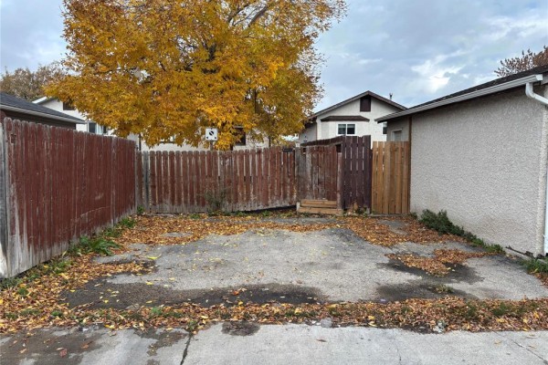 Primary Bedroom - 942 Summerside Avenue, Winnipeg, MB R3T3A9 Photo 4