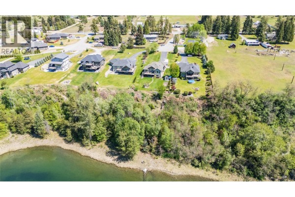 Den - 943 Riverview Place, Castlegar, BC V1N4L1 Photo 4