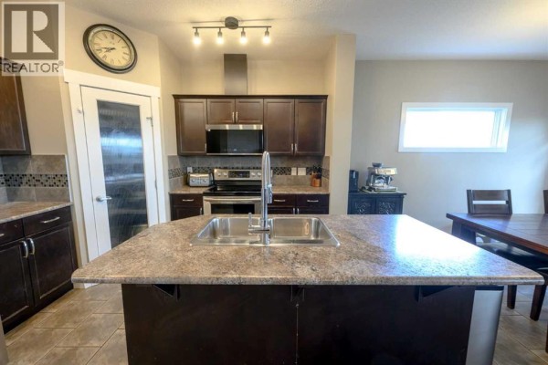 Kitchen - 9433 88 Street, Grande Prairie, AB T8X0H2 Photo 4