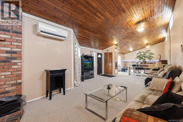 Bedroom - 944 Poplar Way, Qualicum Beach, BC V9K1V8 Photo 5