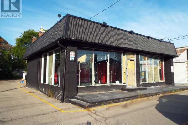 944 Simcoe Street N, Oshawa, ON, photo 2