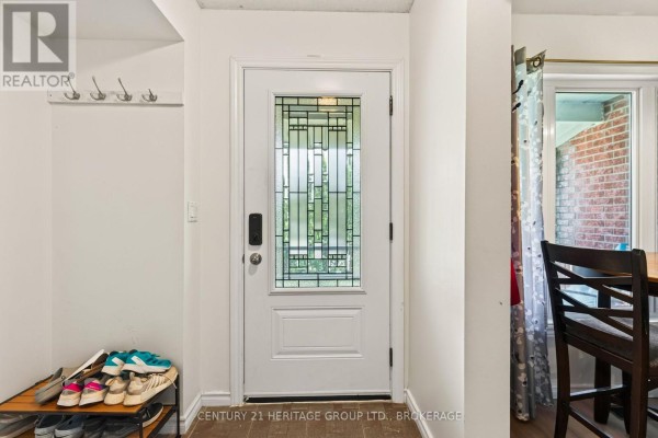 944 Warburton Crescent, Kingston, ON, photo 3