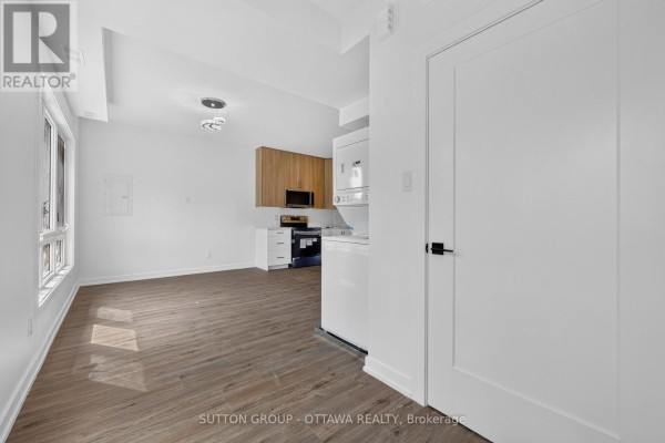 944 Woodroffe Avenue, Ottawa, ON, photo 3