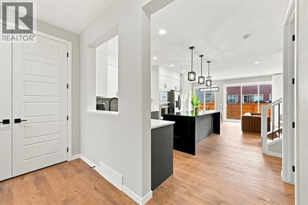 Foyer - 945 Chinook Winds  Sw, Airdrie, AB T4B5P8 Photo 4