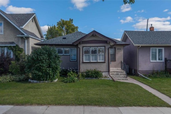 Primary Bedroom - 945 Dominion Street, Winnipeg, MB R3G2N9 Photo 2