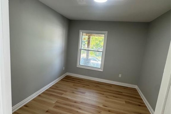 Kitchen - 945 Wellington Avenue Unit# 2, Windsor, ON N9A5K2 Photo 4