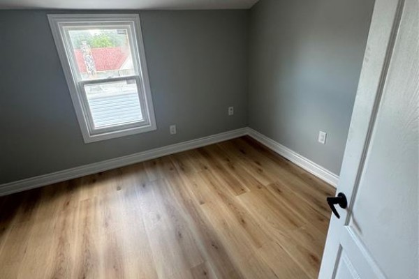Bedroom - 945 Wellington Avenue Unit# 7, Windsor, ON N9A5K2 Photo 5