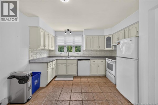 Family room - 946 Francois Street, Beresford, NB E8K1L3 Photo 4