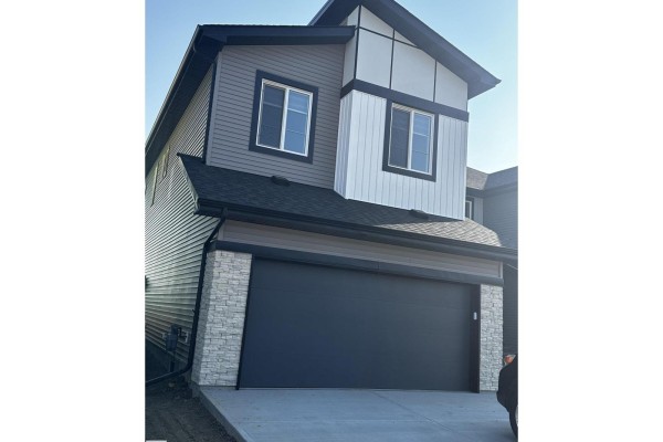9461 Pear Cr Sw, Edmonton