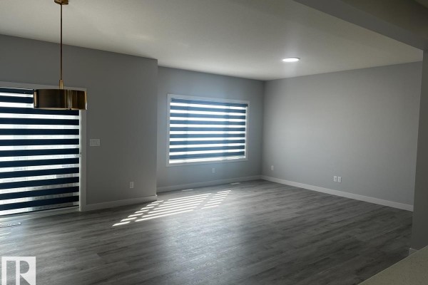 Bedroom 2 - 9461 Pear Cr Sw, Edmonton, AB T6X2Z6 Photo 5