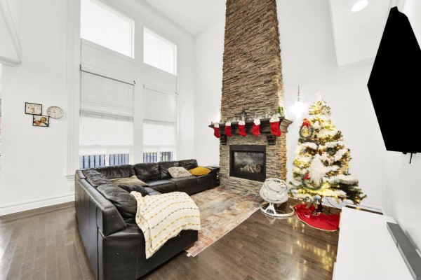 9467 163 Street, Surrey, BC V4N3C5 Photo 5