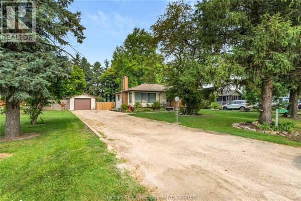 Primary Bedroom - 9467 Longwoods Road, Chatham Township, ON N7M5J7 Photo 2