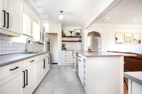 Kitchen - 948 Byng Place, Winnipeg, MB R3T0Y5 Photo 2