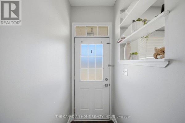 Primary Bedroom - 9482 Sheppard Avenue E, Toronto, ON M1B5Z4 Photo 4