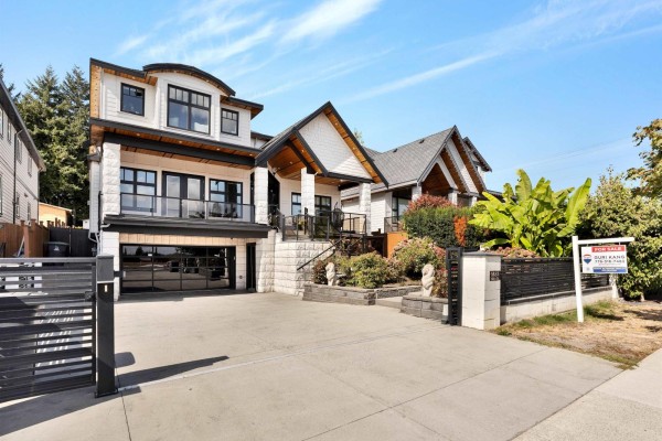 9487 162a Street, Surrey, BC V4N2B7 Photo 2