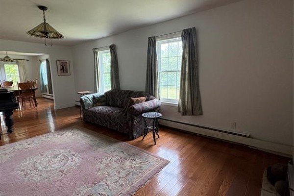 Bedroom - 949 East West Rd, Pelee Island, ON N0R1M0 Photo 5