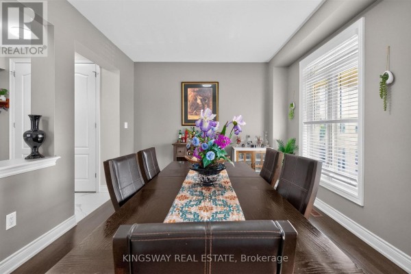 Family room - 949 Langford Boulevard, Bradford West Gwillimbury, ON L3Z4J2 Photo 5