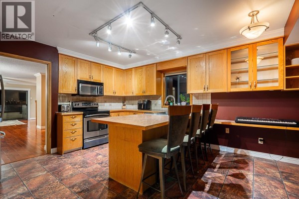 949 Lynwood Avenue, Port Coquitlam, BC V3B6J7 Photo 4