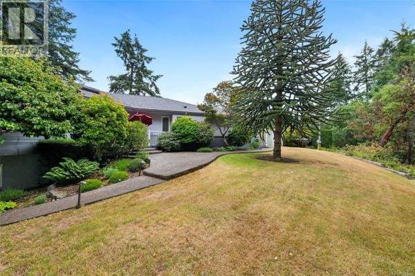 949 Pacific Pl, Duncan, BC, photo 2