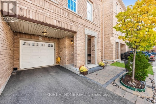 Living room - 95 - 2280 Baronwood Drive S, Oakville, ON L6M5J8 Photo 3