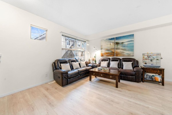 95 15152 62a Avenue, Surrey, BC V3S1V1 Photo 4